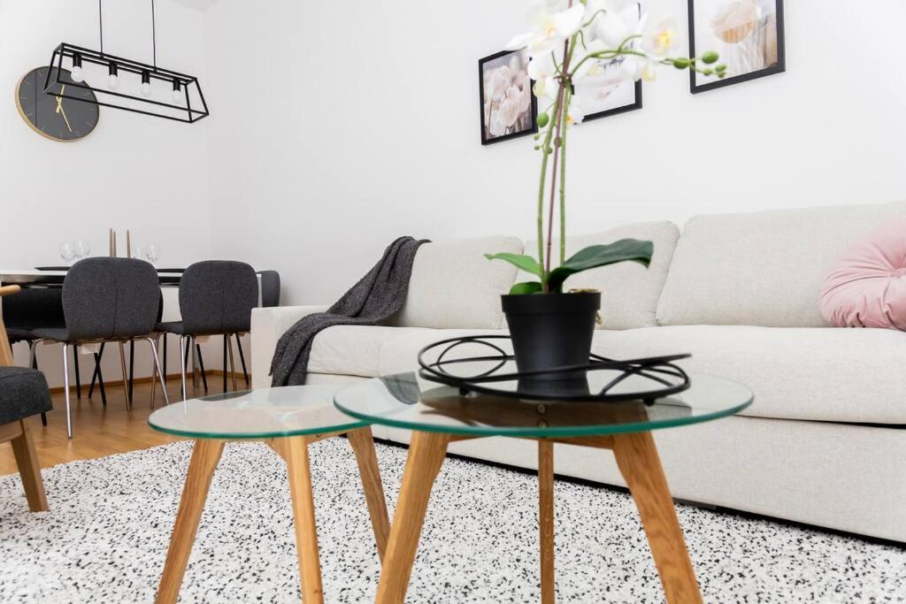 Orestaliving - 2Br On The Danube Canal 비엔나 외부 사진